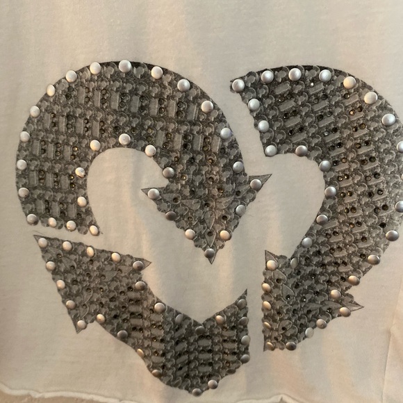 ⭐️⭐️BOUTIQUE S/S TEE FROM JAKES DRY GOODS⭐️⭐️ - Picture 2 of 3